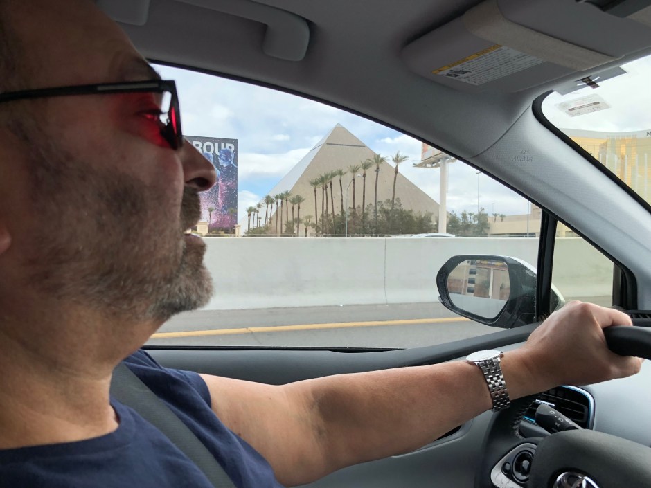 Las Vegas: Luxor from I-15